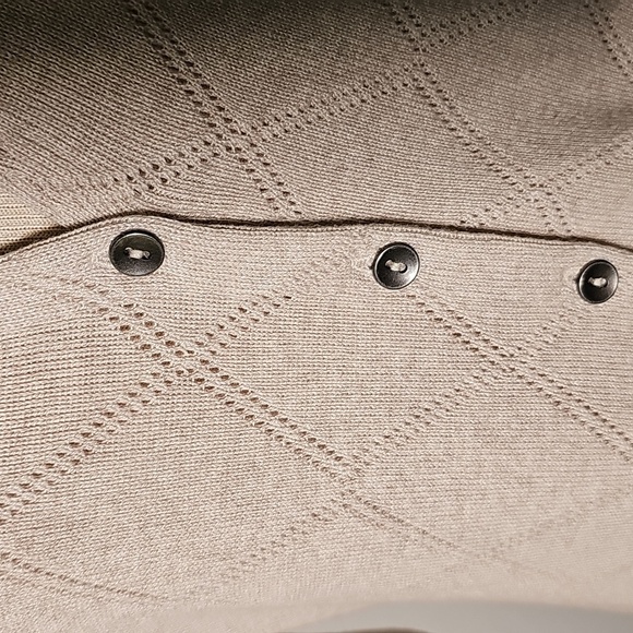 Women's Cream 3 Button-Up Sweater. Size Large. Excelent - Picture 2 of 5